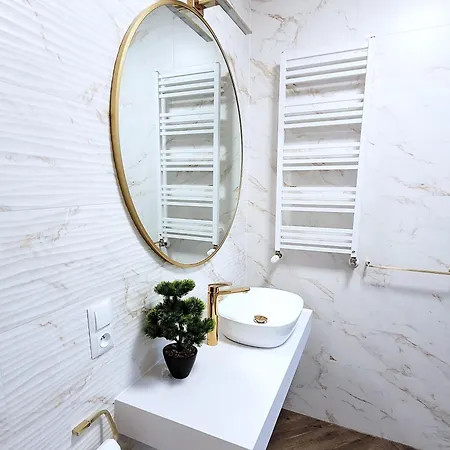 Jaracza 28/11 アパート スウプスク